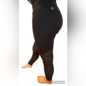 Lululemon Athletica back mesh limited edition black leggings (size 2-4)